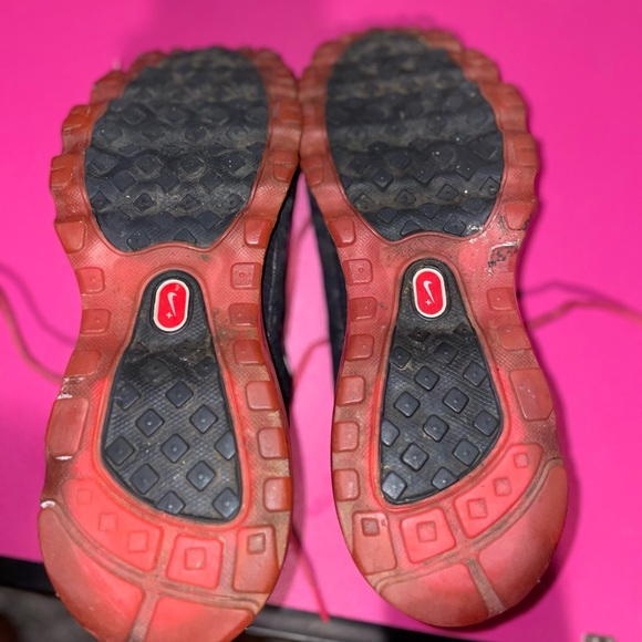 Women’s Nike Air Max - Picture 4 of 5